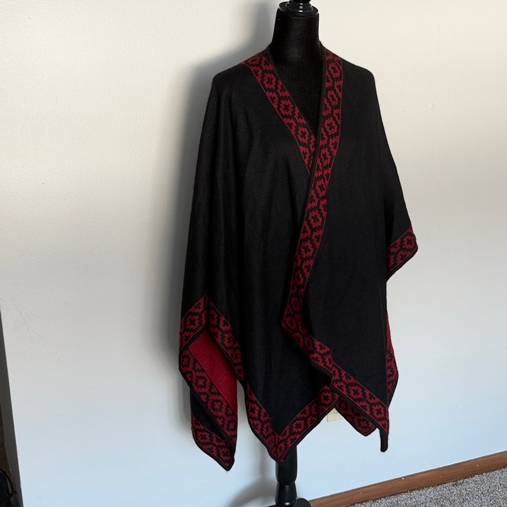 Chic Alpaca Red Poncho with Black Pattern Trim